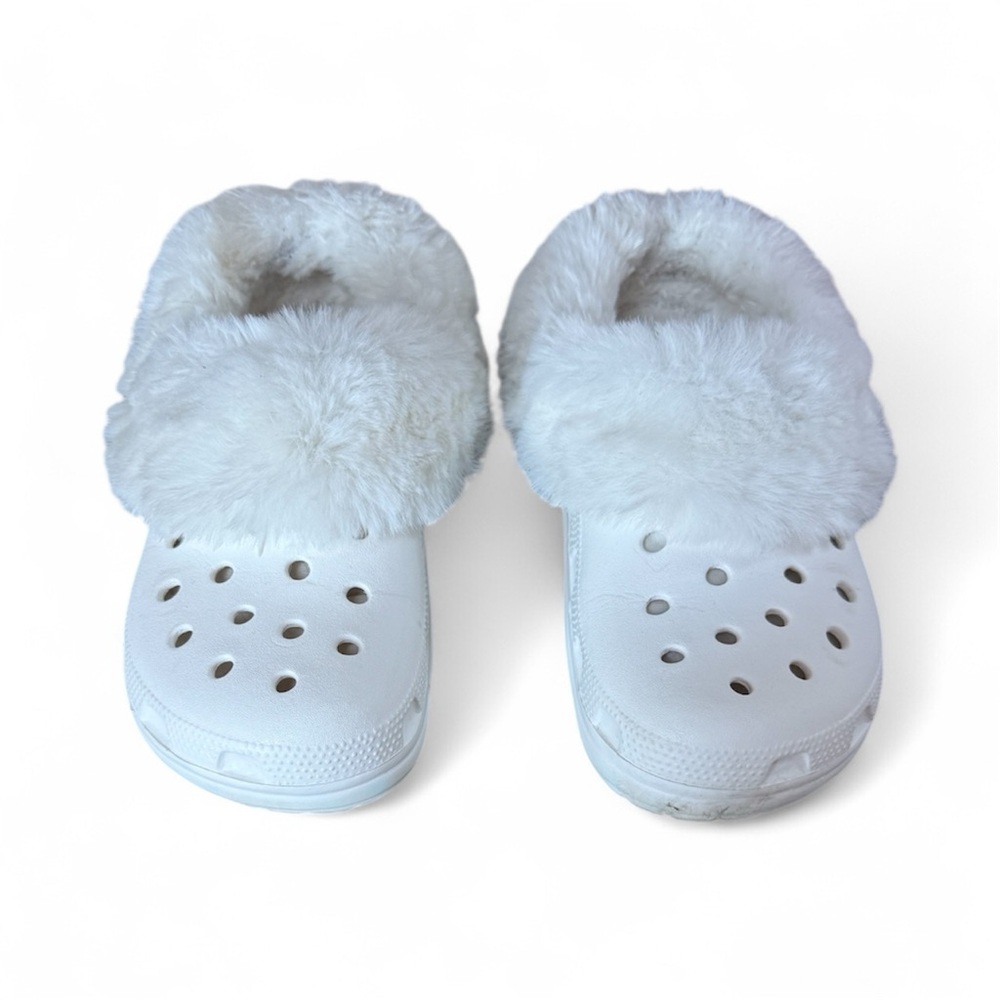 CROCS White warm fluffy unisex Lined Mules. Women’s sz8